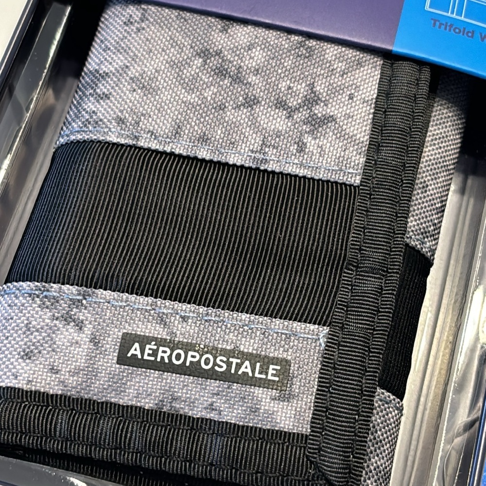 Aeropostale Gray Tri-Fold Wallet - Picture 2 of 11